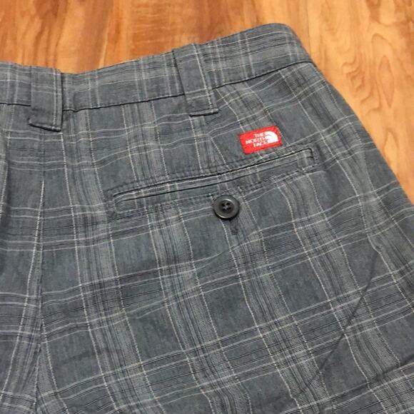 The North Face Women’s Plaid Shorts Size 4 - Picture 7 of 10